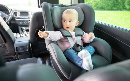 Dualfix 2 R Car Seat Britax Romer Dualfix 2 R Car Seat Britax Romer